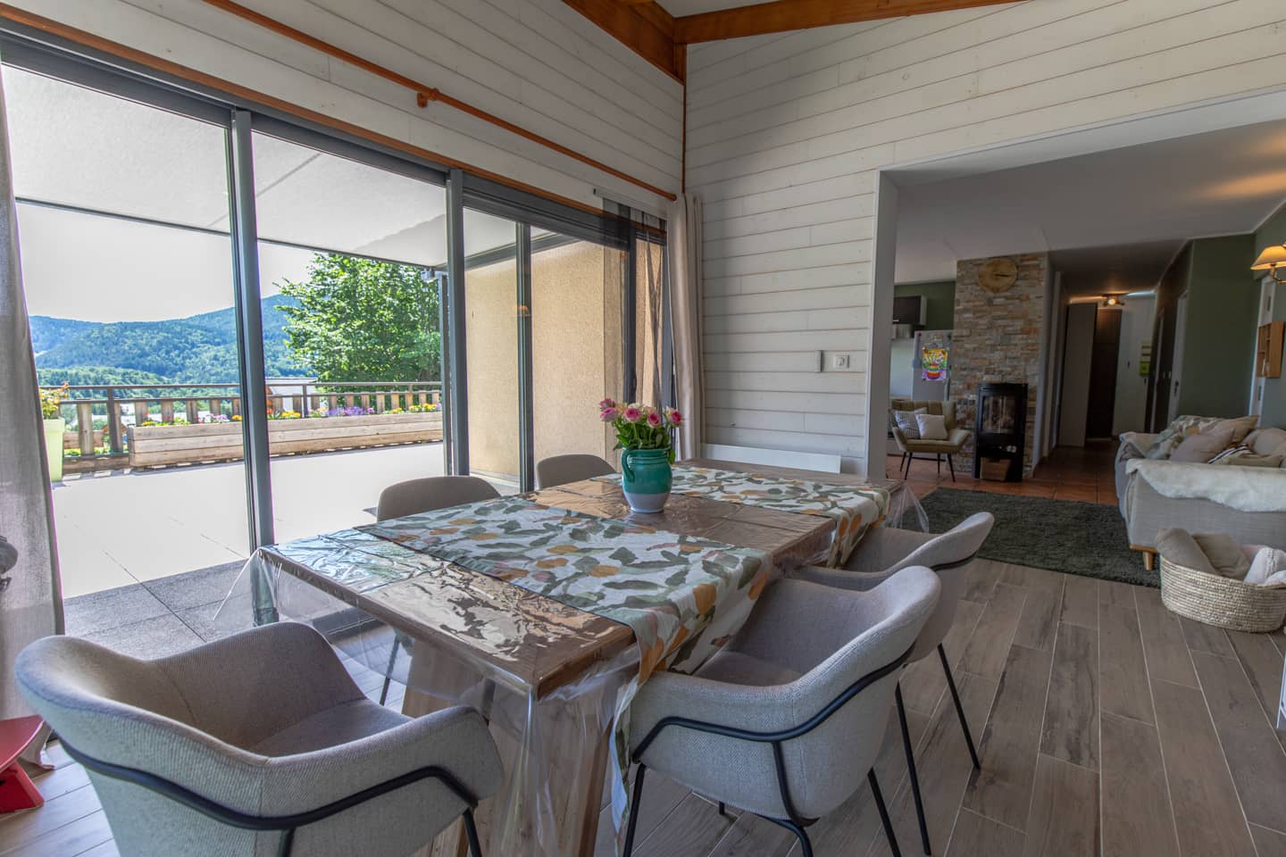 Salle à manger de l'appartement